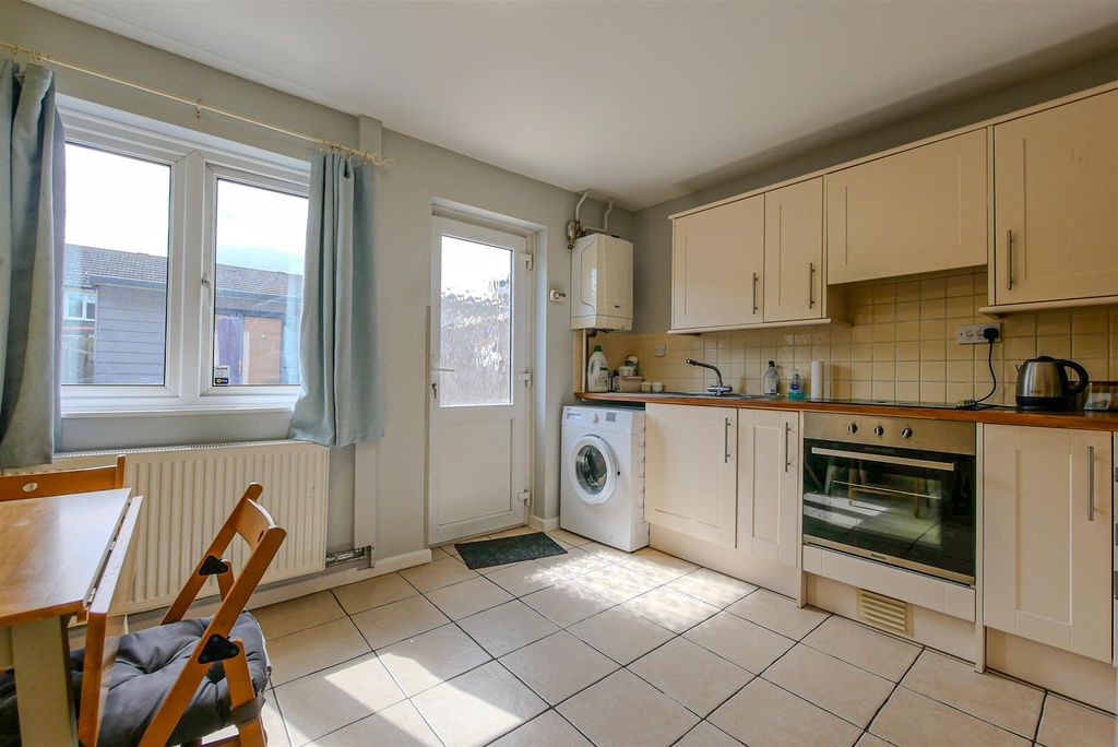 Property photo 2 of 11 Kitchen/Diner