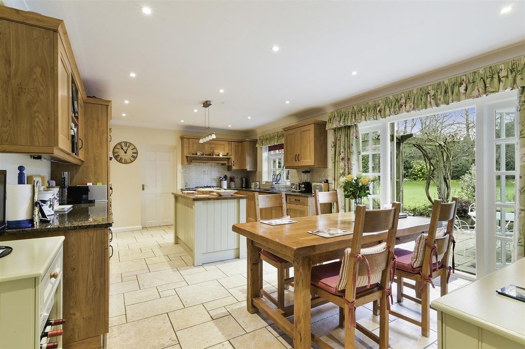 Property photo 3 of 52 Church Acre- (26).Jpg