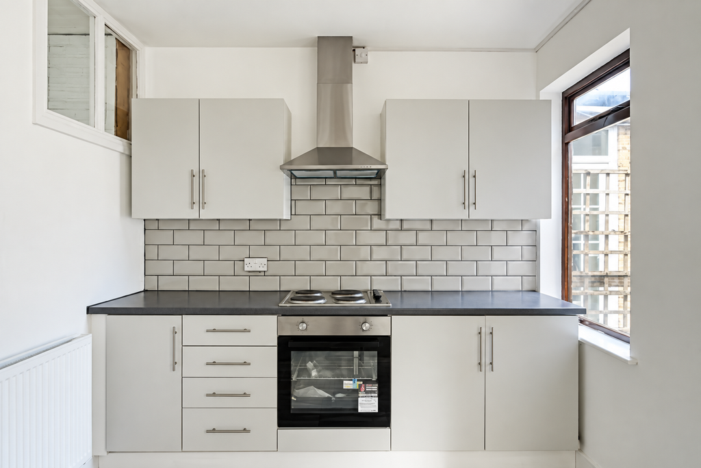 Property photo 3 of 8 Kitchen
