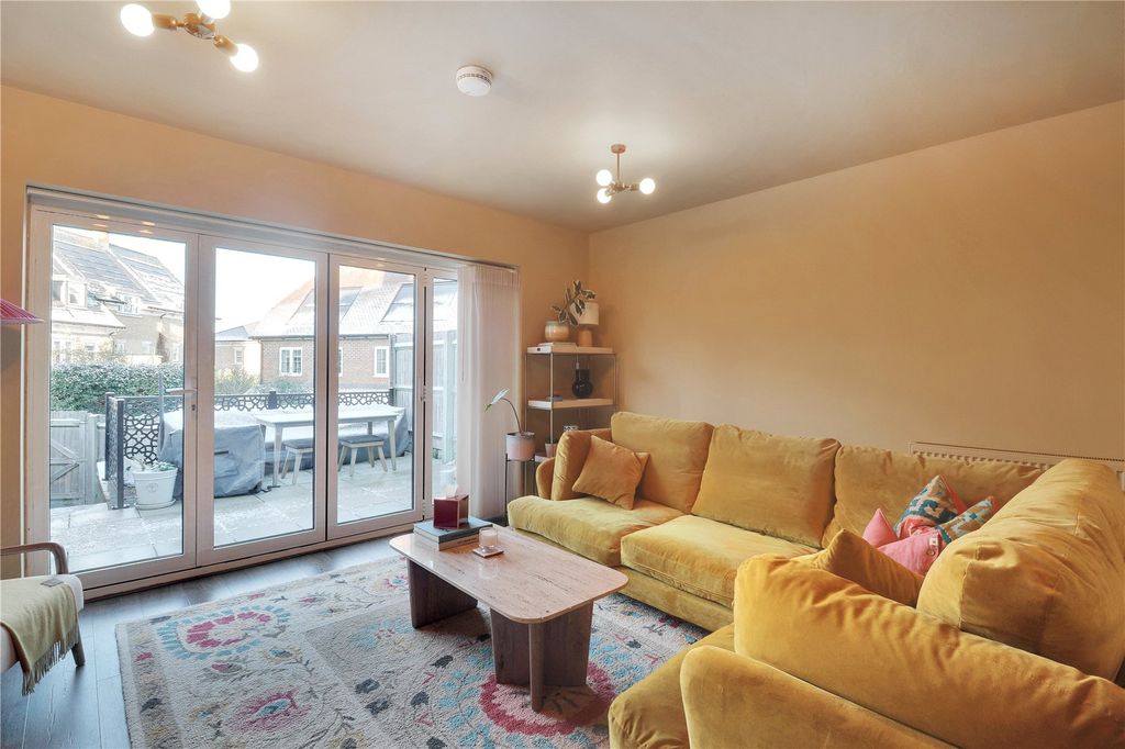 Property photo 2 of 19 Sitting/Dining Room