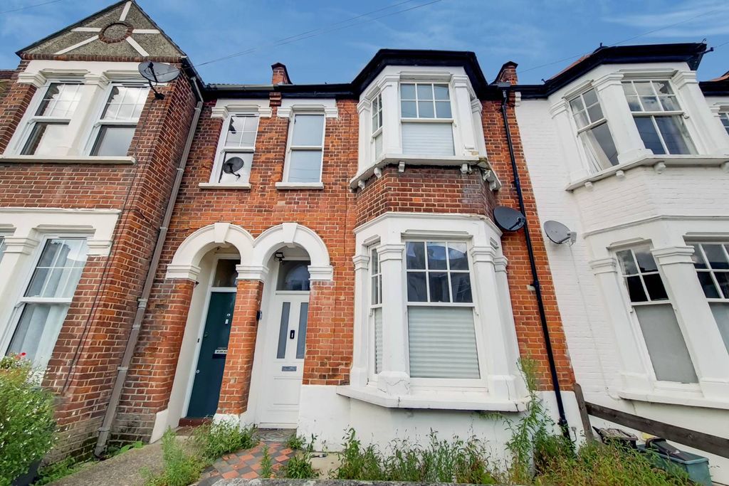 Property photo 2 of 19