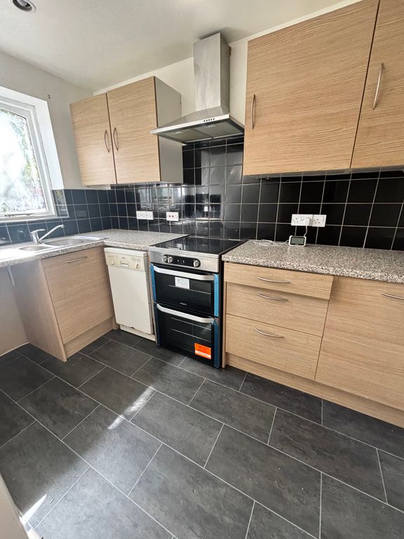 Property photo 3 of 17 Img_1923