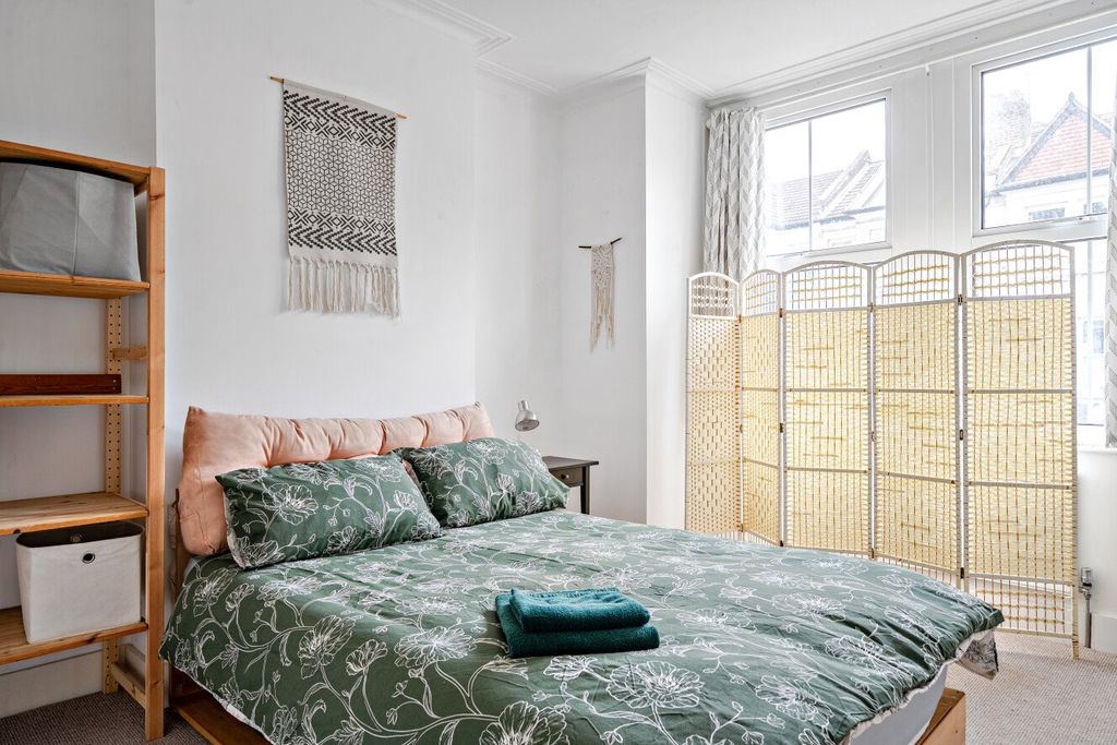 Property photo 1 of 20 Picture No. 04