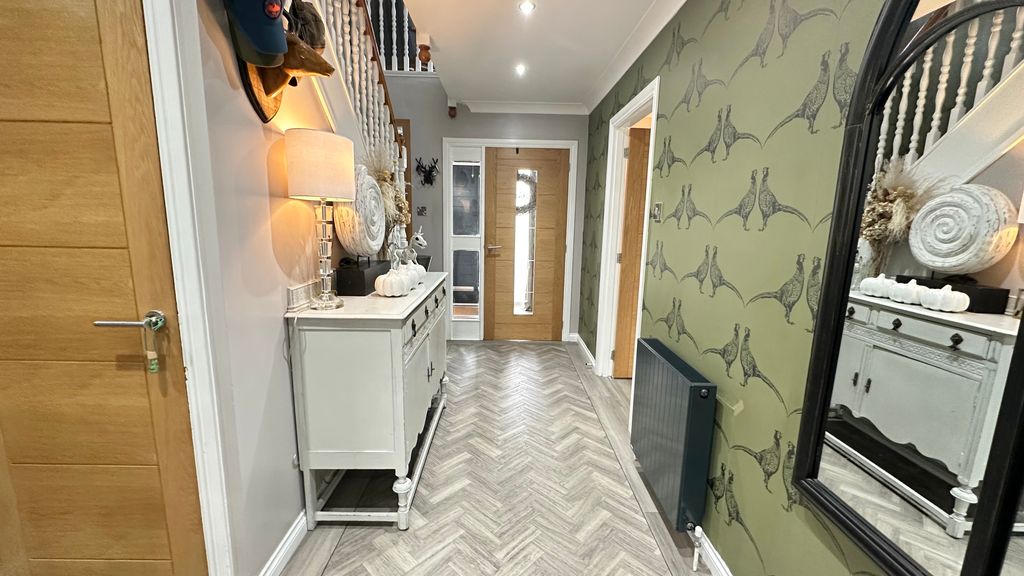 Property photo 2 of 37