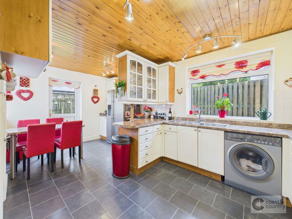 Property photo 3 of 28