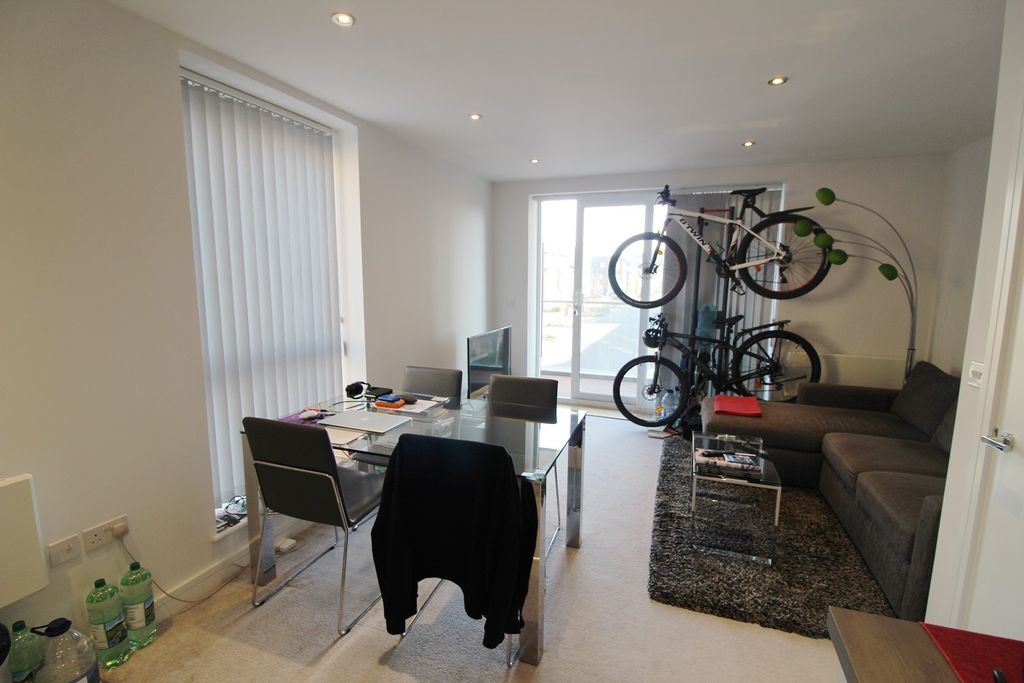 Property photo 2 of 9 Living/Dining Area