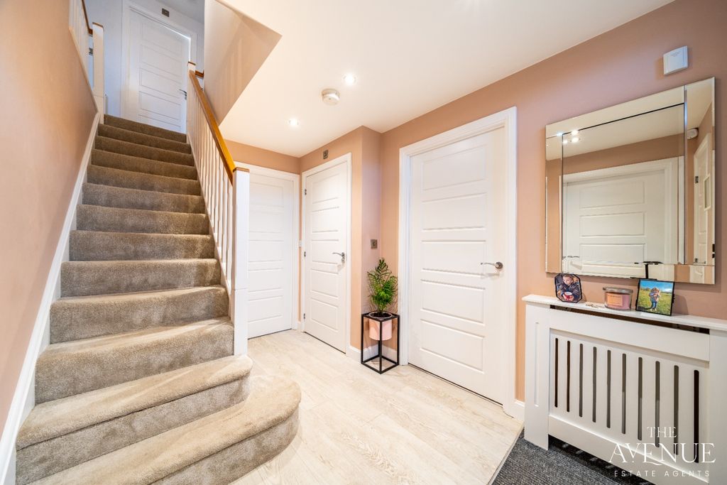 Property photo 3 of 53 4741307