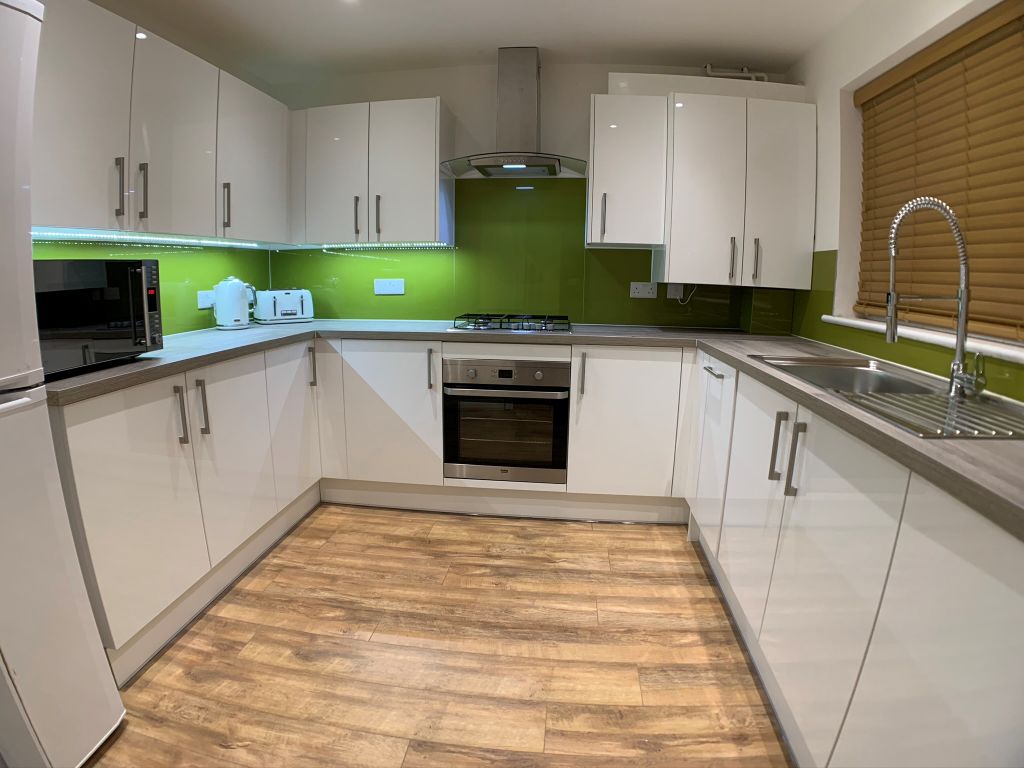 Property photo 2 of 4 Kitchen