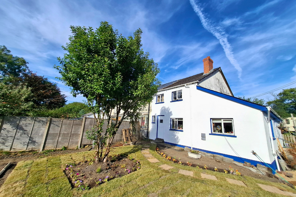 Property photo 2 of 53