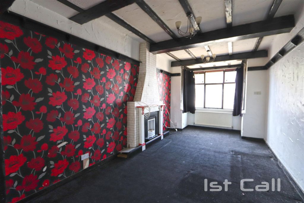 Property photo 2 of 13 Lounge