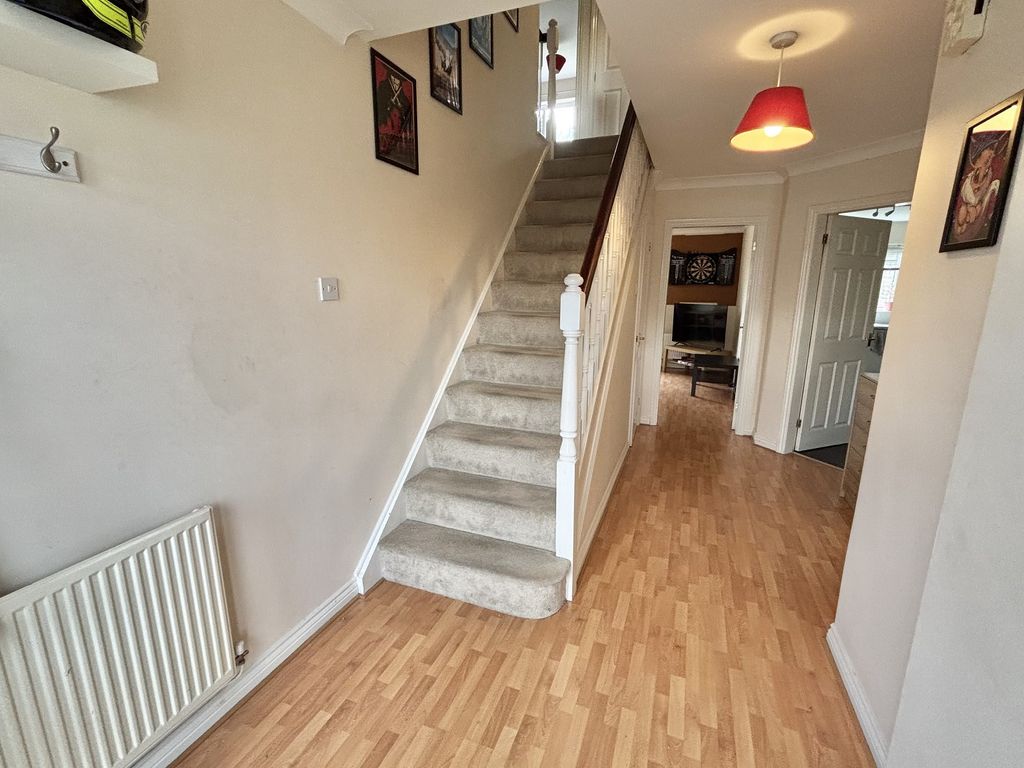 Property photo 2 of 14 Entrance Hall