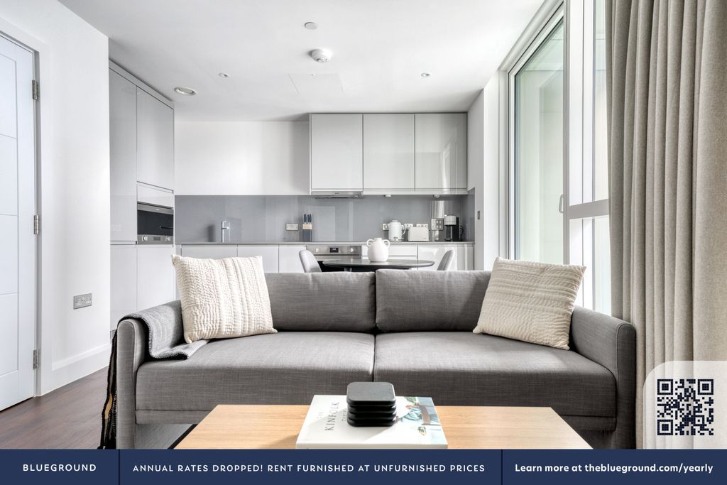 Property photo 3 of 42 Living Room