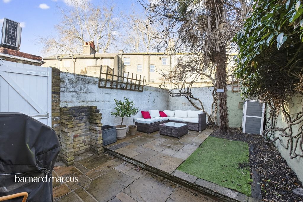 Property photo 2 of 10