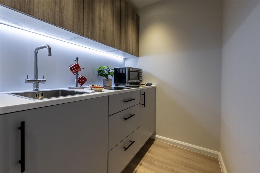 Property photo 1 of 34