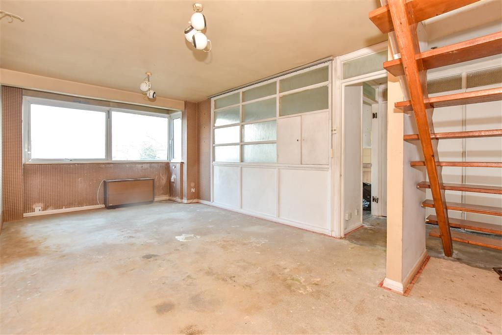 Property photo 3 of 6 Lounge/Diner