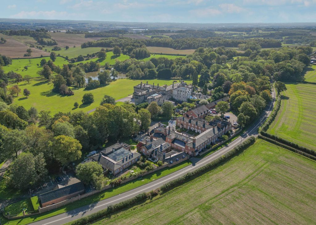 Property photo 1 of 33