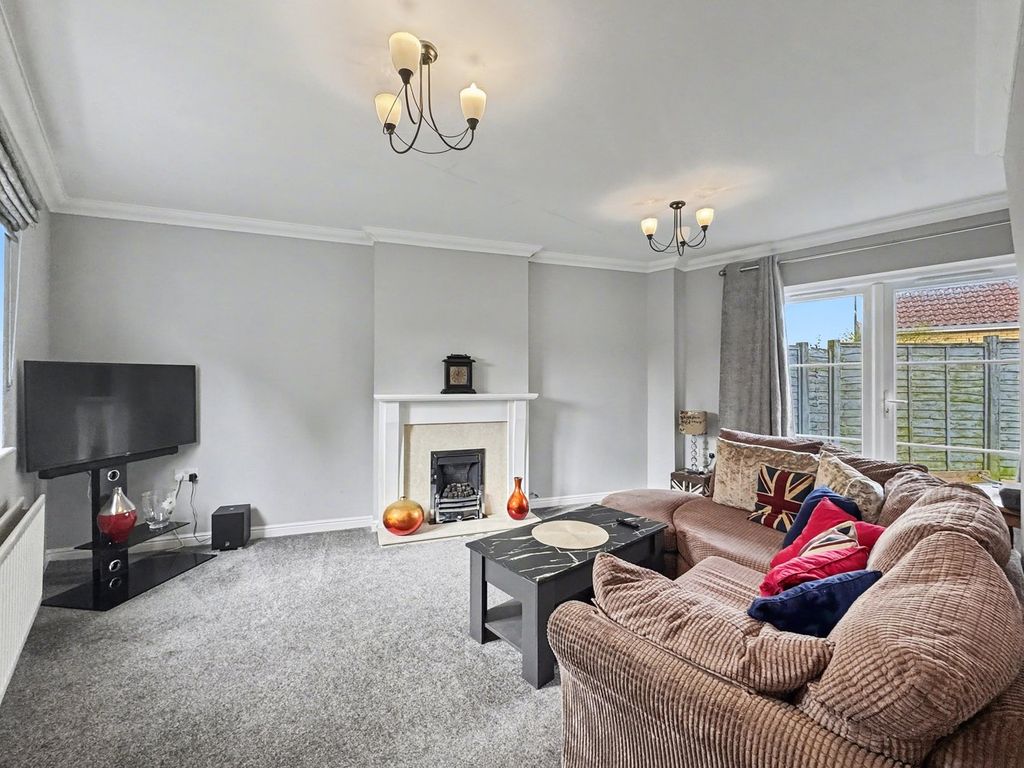 Property photo 2 of 24