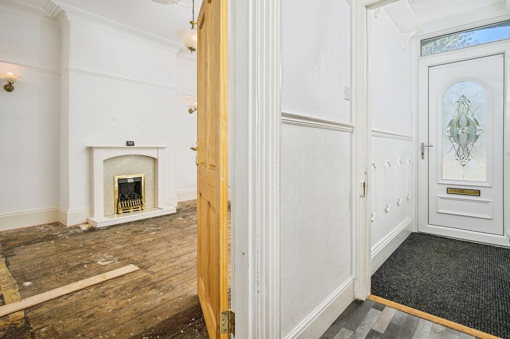 Property photo 2 of 20 Pbox-Img.Jpg