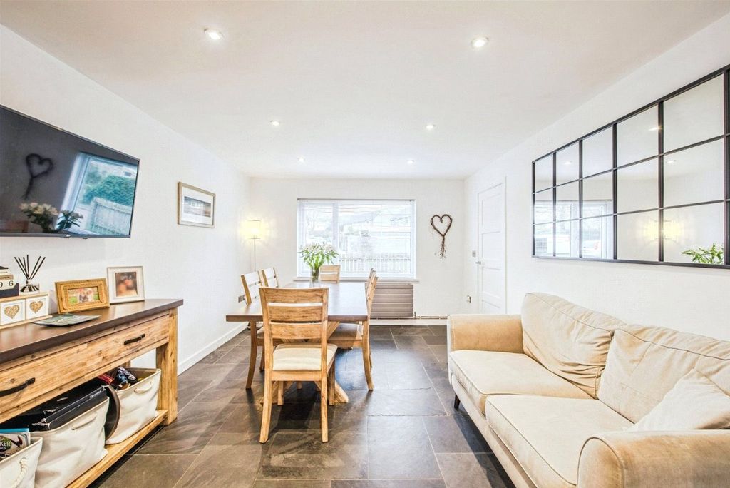 Property photo 3 of 17 Picture No. 05