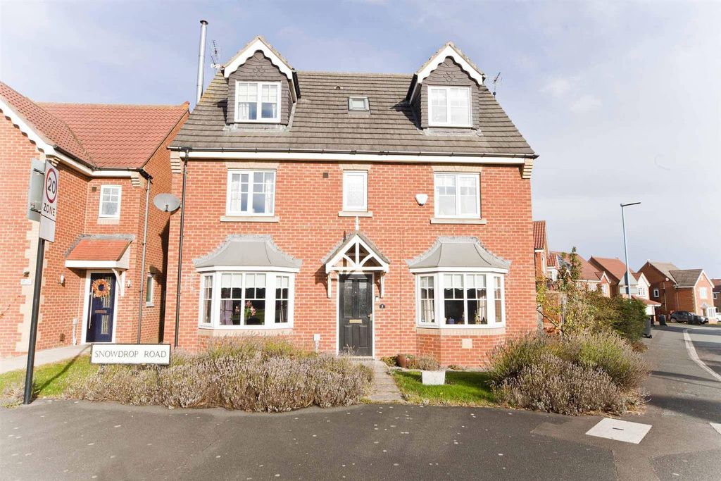 Property photo 1 of 31