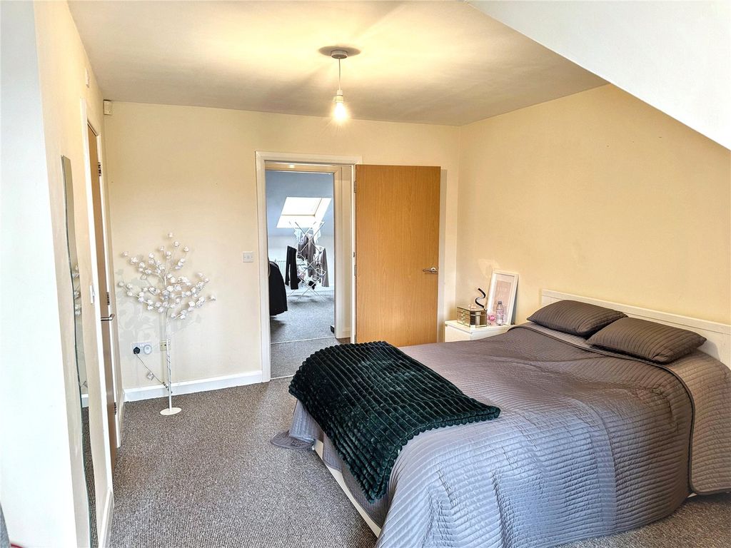 Property photo 2 of 12 Picture No. 14
