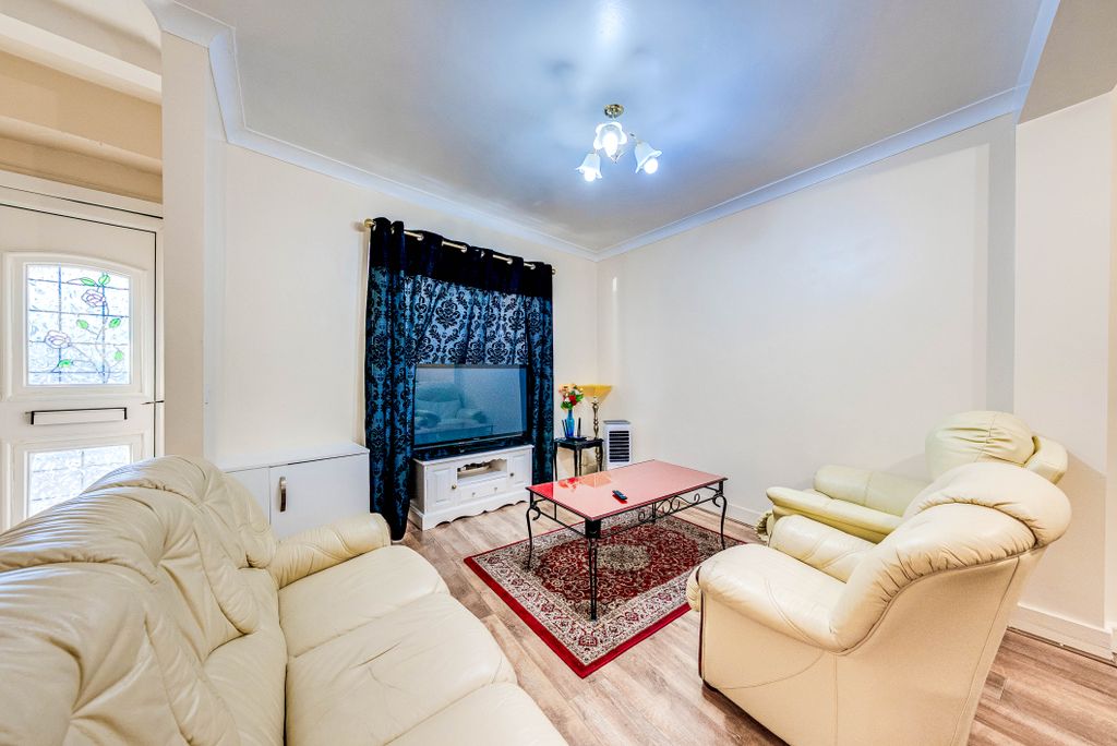 Property photo 1 of 32 A7S00384Hdr