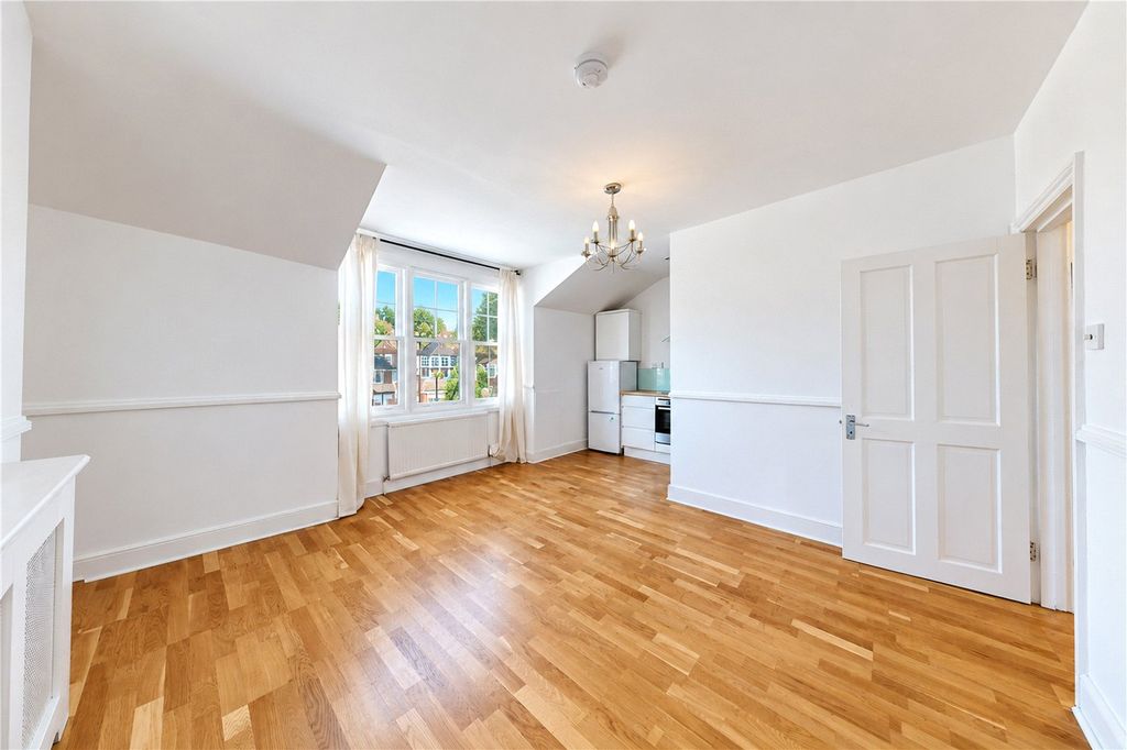 Property photo 2 of 17 Picture No. 23