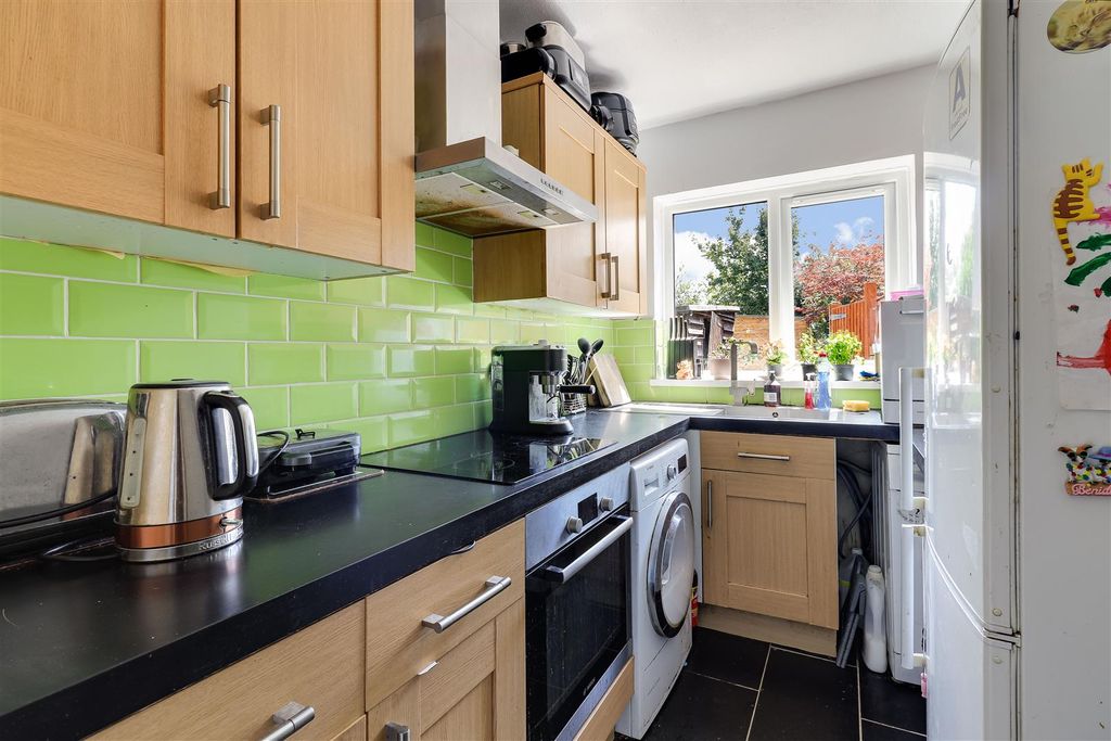 Property photo 3 of 12 Img (5).Jpg