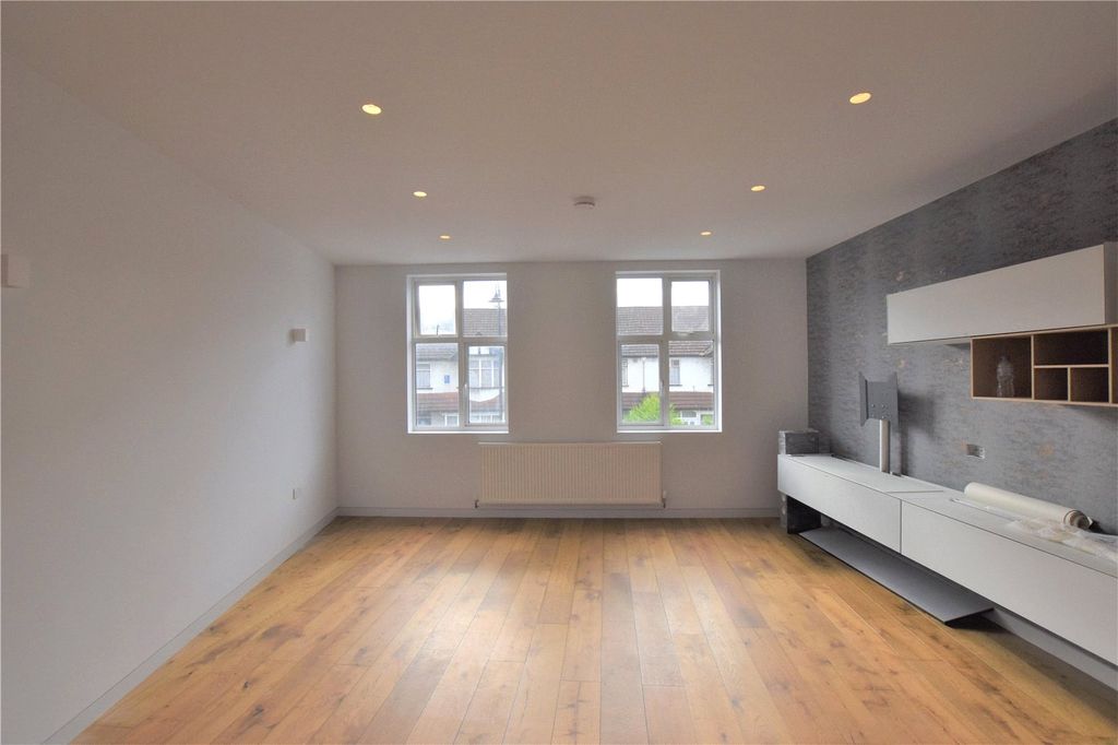 Property photo 3 of 8 Picture No. 08