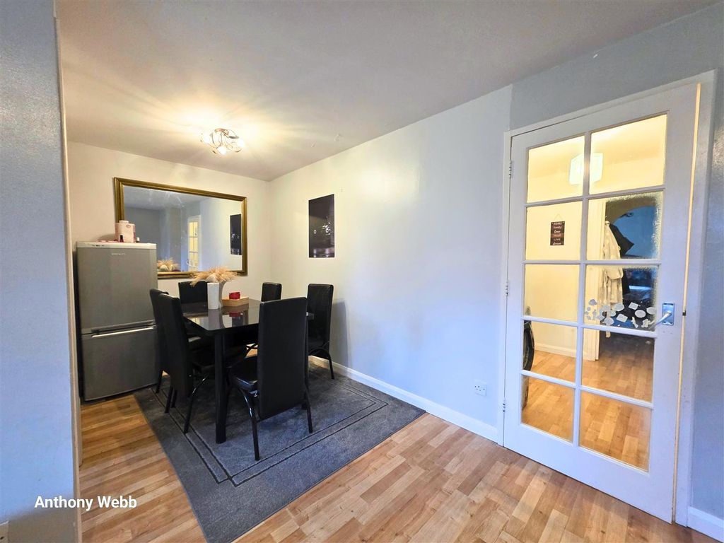 Property photo 3 of 12 Reception