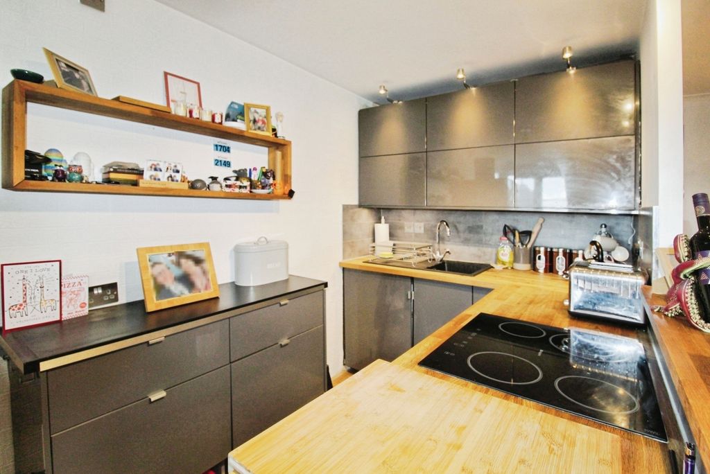 Property photo 2 of 18 Pbox-Img.Jpg