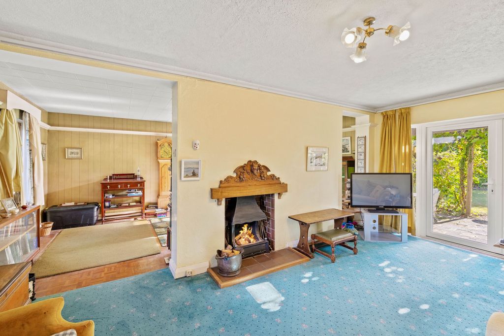 Property photo 3 of 21