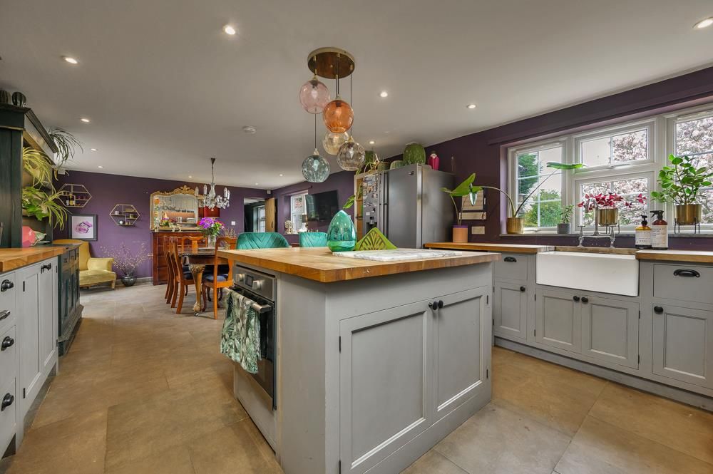 Property photo 2 of 28 Living / Dining Kitchen