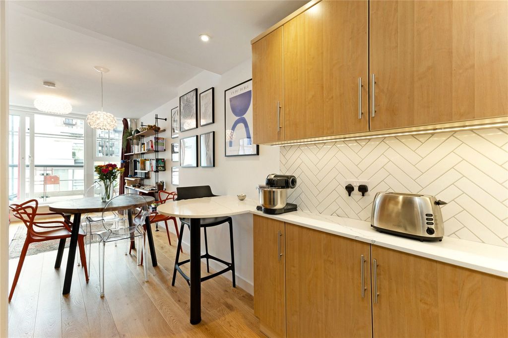Property photo 3 of 12 Kitchen