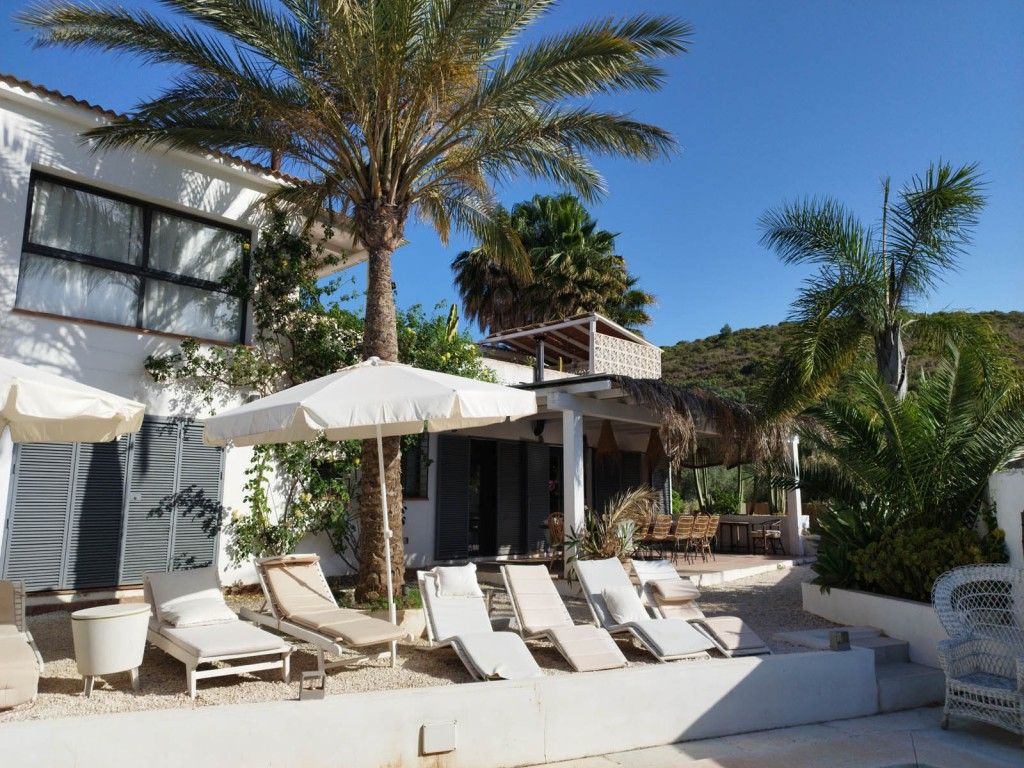Property photo 1 of 20 Sunbeds