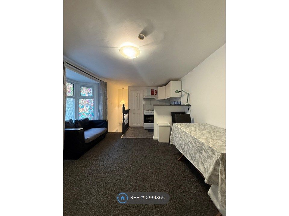 Property photo 2 of 8