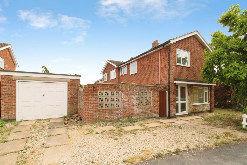Property photo 1 of 8 Front