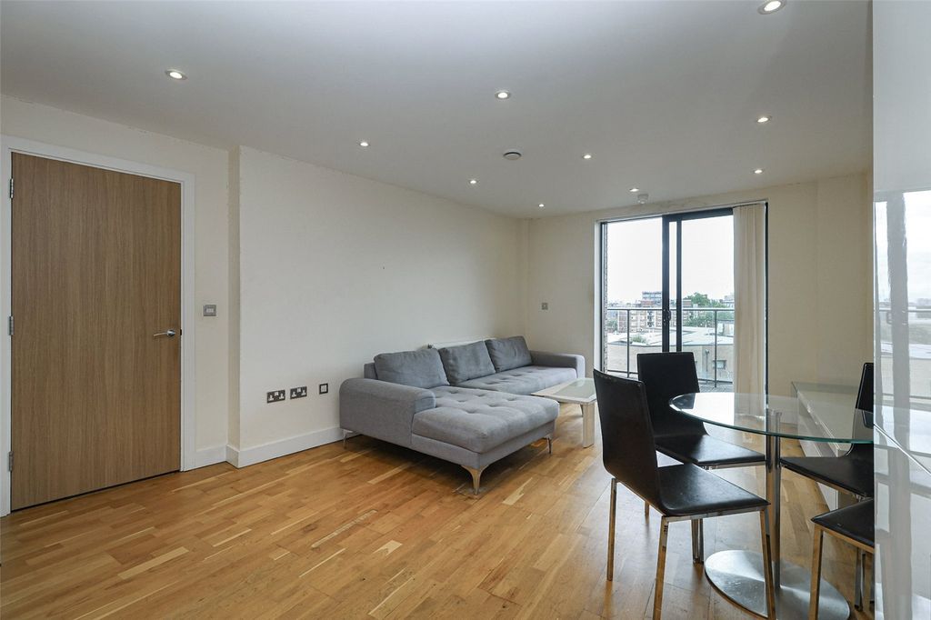 Property photo 3 of 25 Picture No. 09