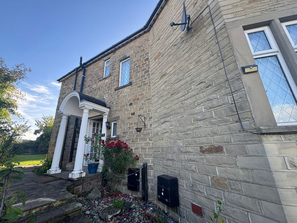 Property photo 2 of 21 Image