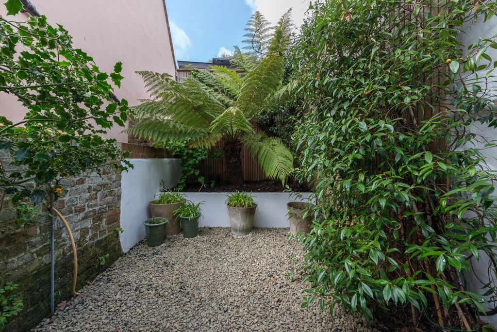 Property photo 2 of 25 Picture No. 41