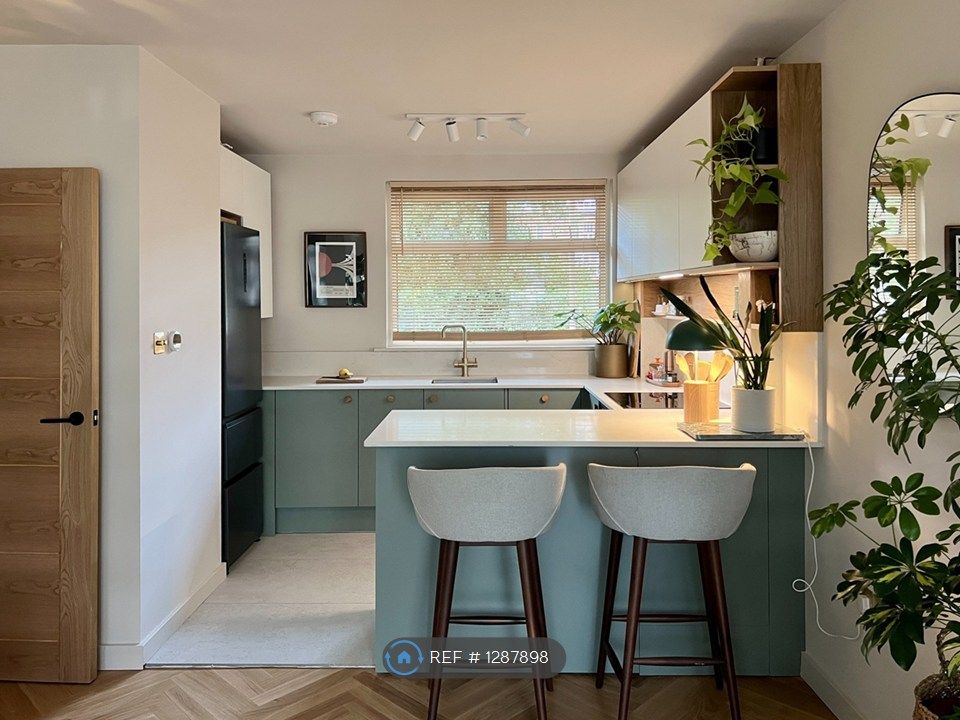 Property photo 2 of 17 Kitchen