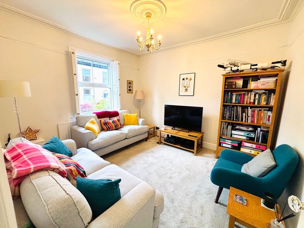 Property photo 2 of 19 Picture No. 03