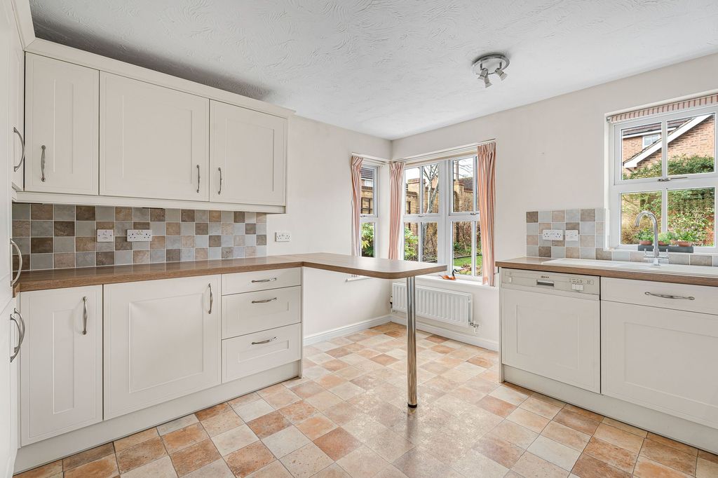 Property photo 3 of 25