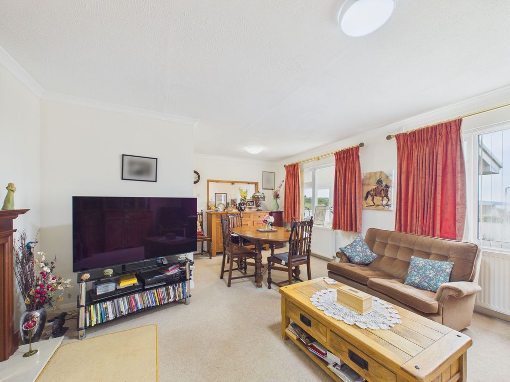 Property photo 3 of 29