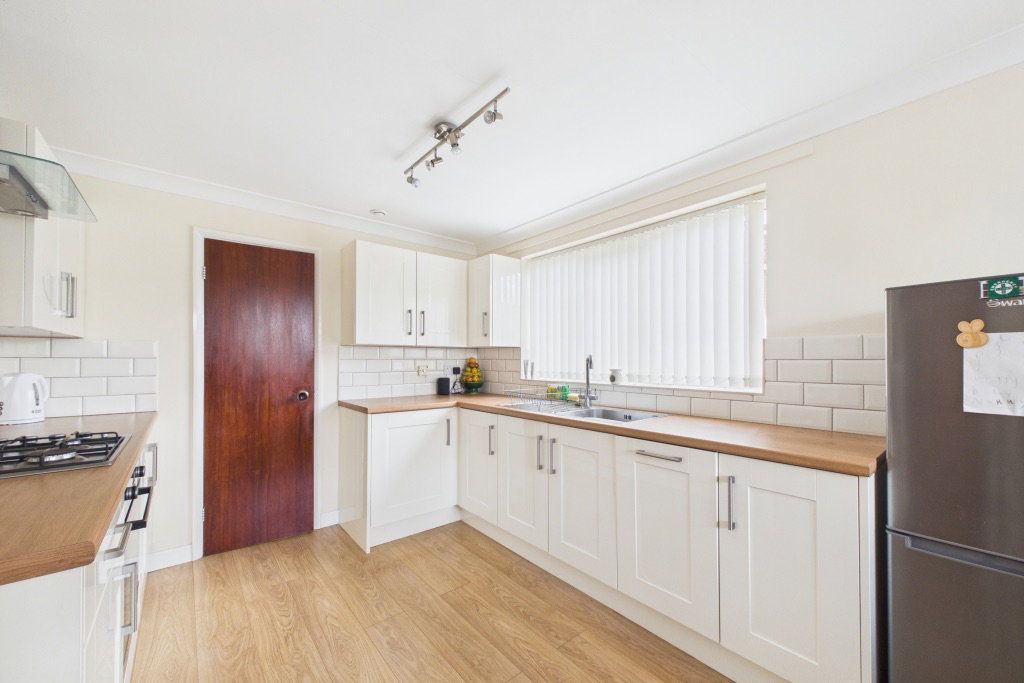 Property photo 2 of 28