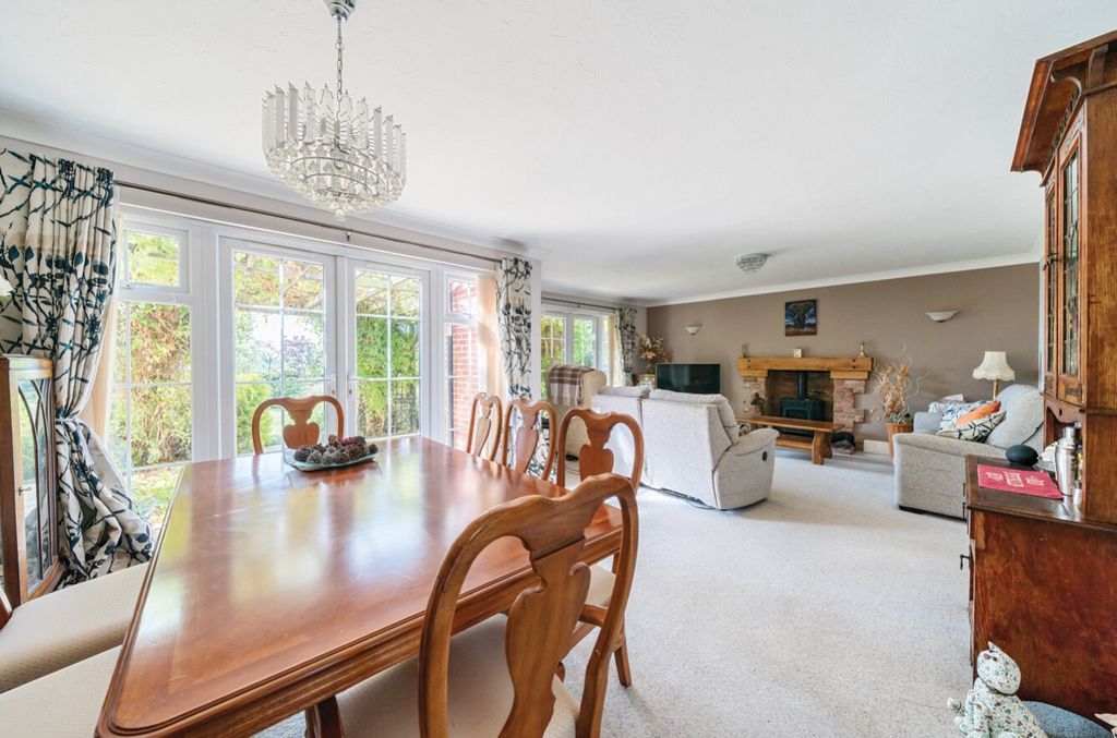 Property photo 3 of 26 1168463 (2)