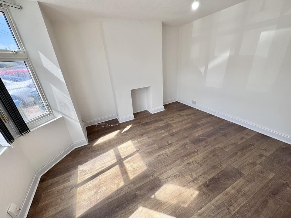 Property photo 3 of 11 Lounge..Jpg