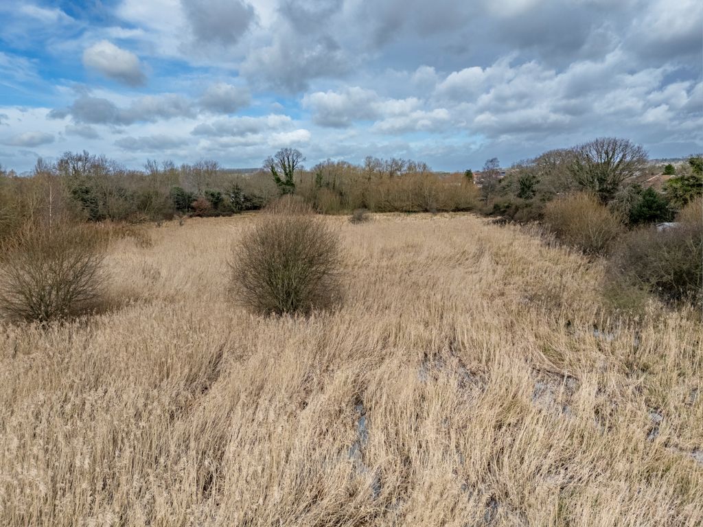 Property photo 2 of 7 Photo 8