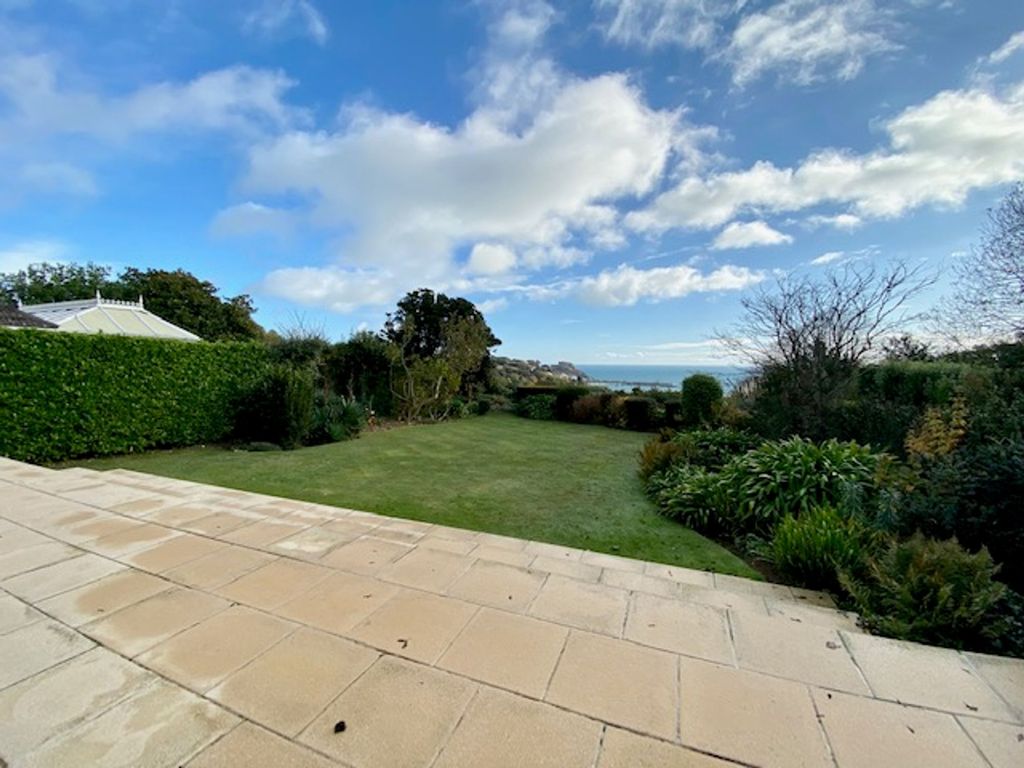 Property photo 3 of 18