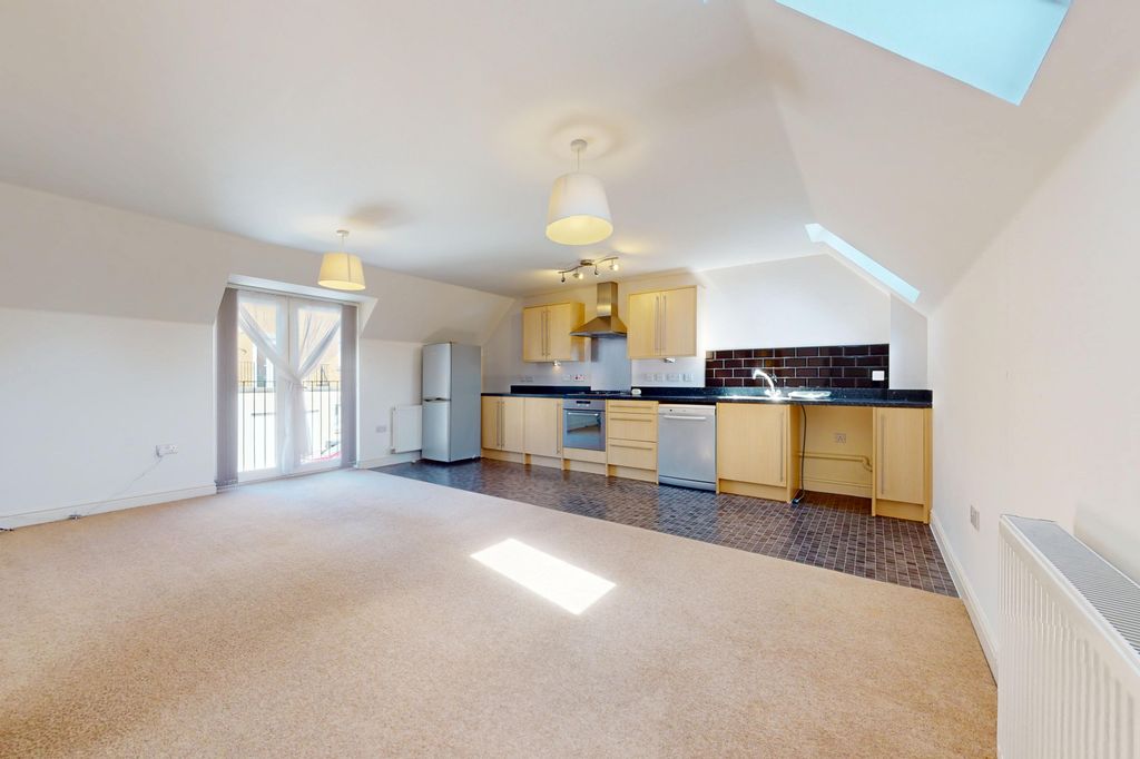 Property photo 2 of 8